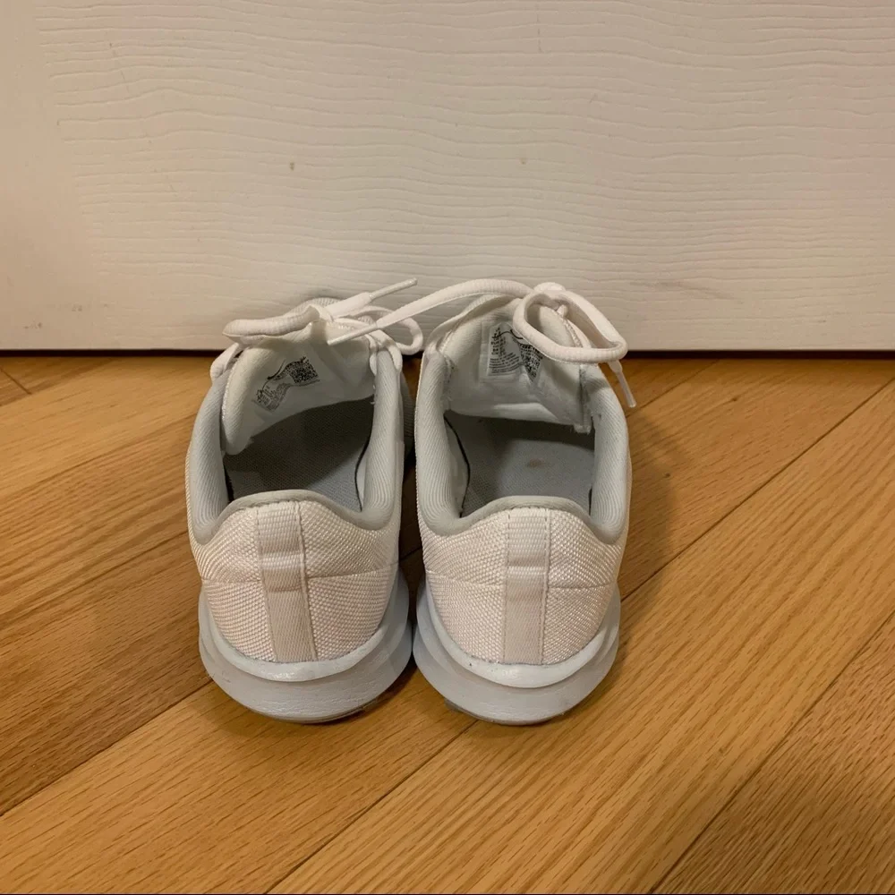 Nike - White Running Shoes - Picture 4 of 4